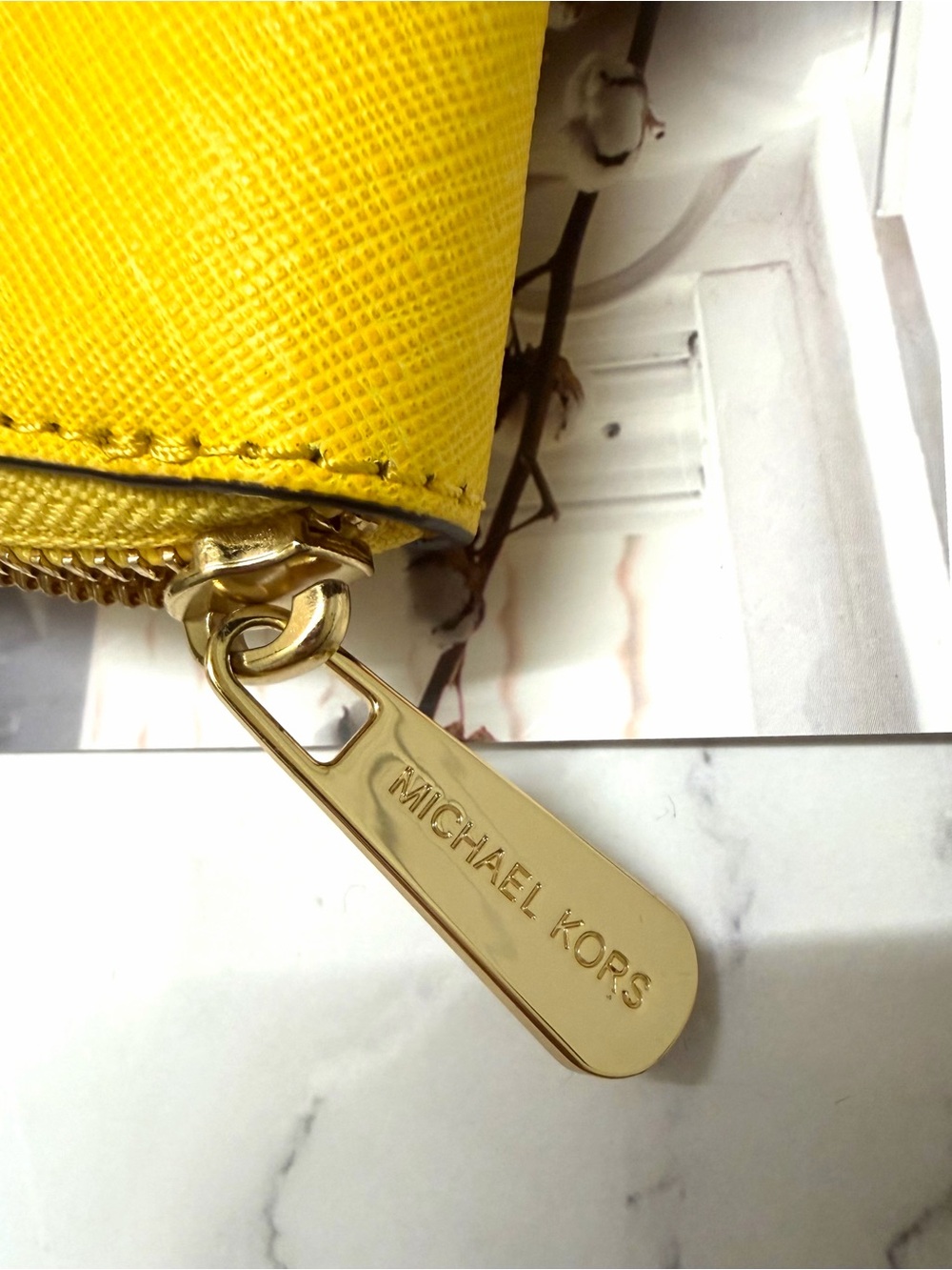 Michael Kors Yellow Saffiano Zip continental Wallet with Gold Logo - Picture 5 of 6